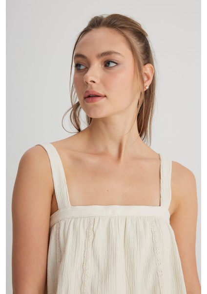 Relaxed Fit Geniş Kesim Kare Yaka Ekru Bluz