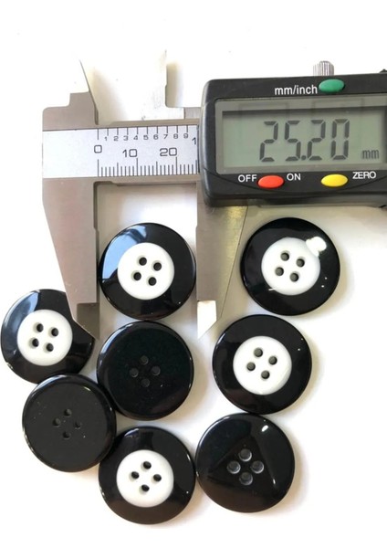 25 mm Siyah-Beyaz Polyester Düğme(15 Adet) modelleri