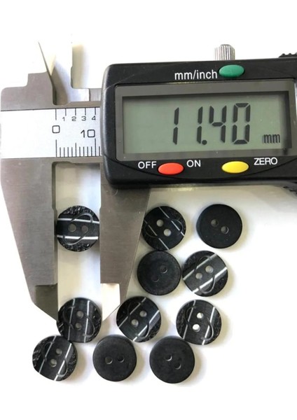 11,5 mm Siyah-Beyaz Polyester Düğme (25 Adet) modelleri