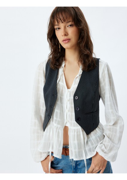 Yelek V Yaka Düğmeli Cepli Regular Fit fiyatları