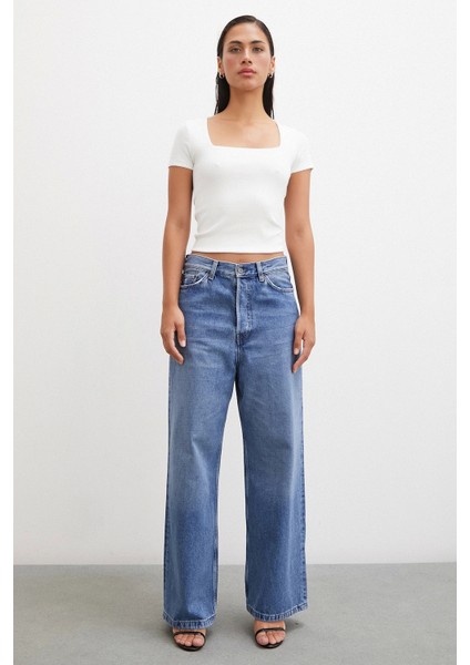 Kare Yaka T-Shirt Beyaz fiyatları