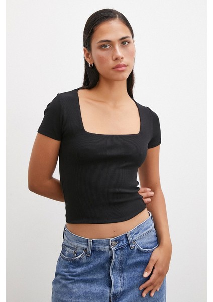 Kare Yaka T-Shirt Siyah