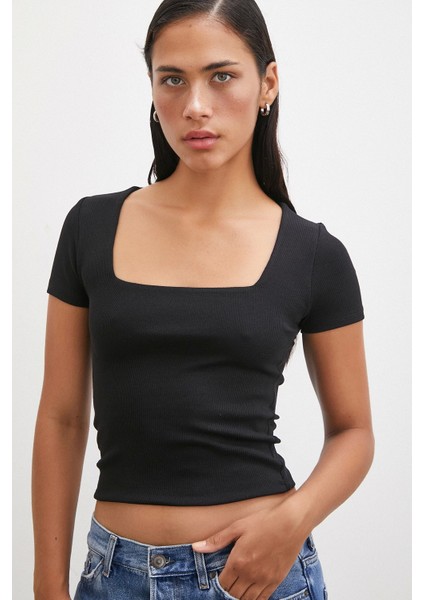 Kare Yaka T-Shirt Siyah modelleri