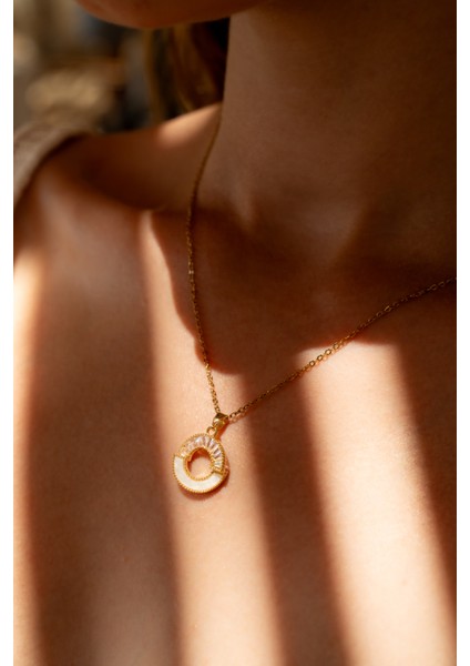 Çelik Gold Beyaz Mineli Circle Kolye indirimleri