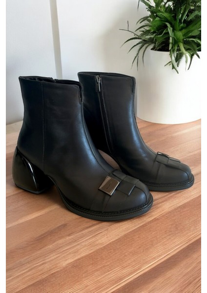 Kadın Siyah Hakiki Deri Topuklu Bot Bootie K.164-001