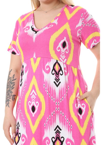 Butik Göğüsten Robalı V Yaka Kısa Kollu Pembe Motif Desenli Cepli Elbise