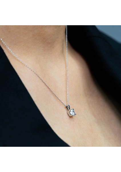 G Renk 0.55 Karat Pırlanta Tektaş Kolye fiyatları