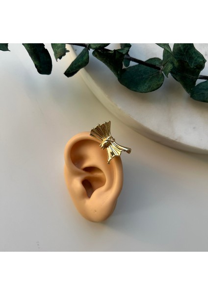 Gold Buket Earcuff