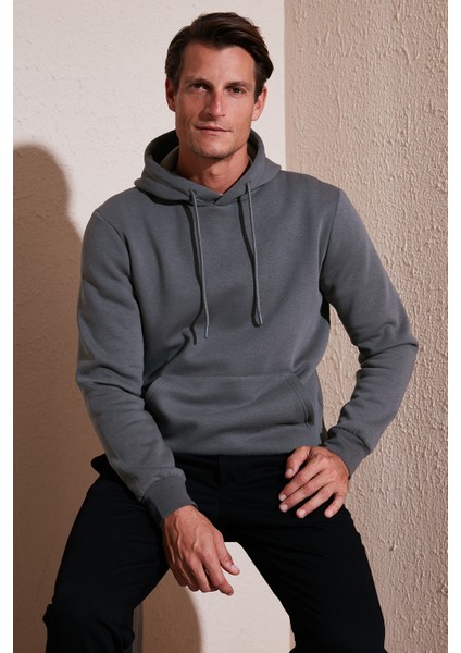 Slim Fit Kapüşonlu Kanguru Cepli İçi Tüylü Yumuşak Şardonlu Sweat Erkek SWEAT 5905281 modelleri