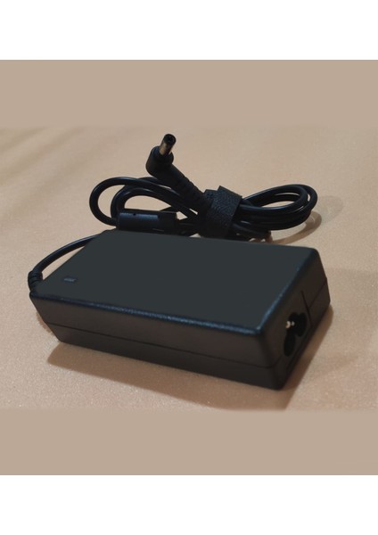 12V 6A 5.5x2.5mm Dekoratif Aydınlatma Şerit LED Güvenlik Kamera LCD Monitör Adaptör