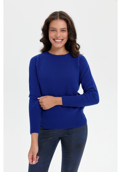 Kadın Sıfır Yaka Dikişsiz Eteği ve Kolu Uzun Lastik Yün Kazak K.s.mavi