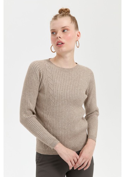 Kadın Sıfır Yaka Dikişsiz Önü Desenli Kazak Vizon fırsatları