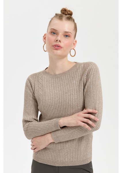 Kadın Sıfır Yaka Dikişsiz Önü Desenli Kazak Vizon indirimleri