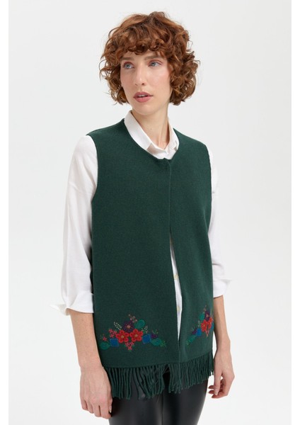 Kadın Sıfır Yaka Eteği Işlemeli Yün Yelek Yeşil fiyatları