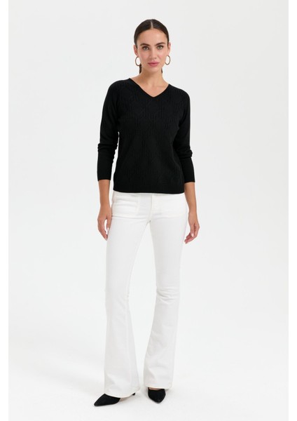 Kadın V Yaka Dikişsiz Önü Desenli Kazak Siyah fiyatları