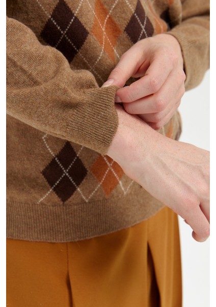 Kadın Sıfır Yaka Önü Baklava Desenli Yün Kazak V.camel modelleri