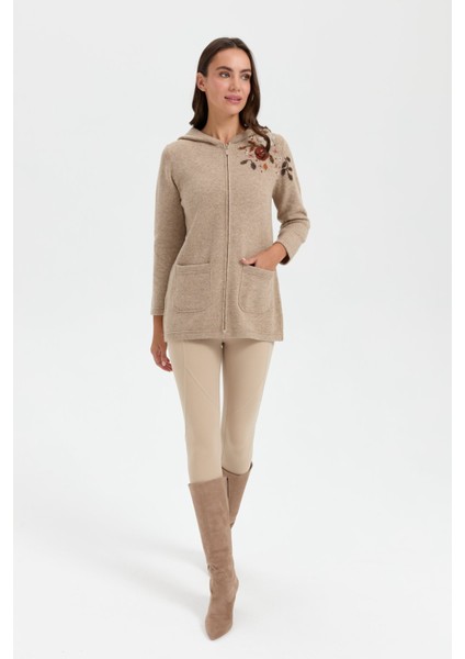 Kadın Kapüşonlu Omuzu Işlemeli Araboy Yün Hırka K.bej modelleri