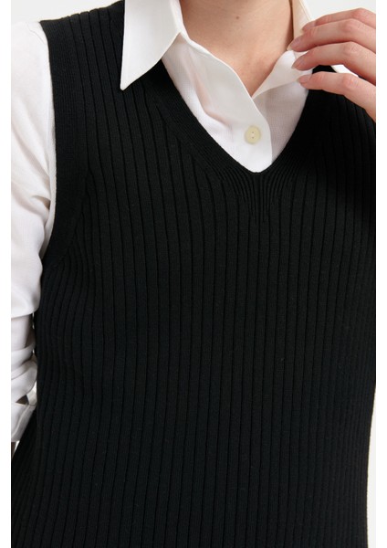 Kadın V Yaka Dikişsiz Süveter Siyah fırsatları