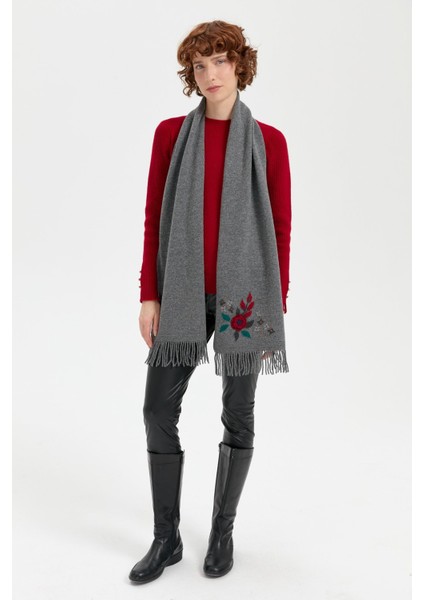 Kadın Papatya Işlemeli Püsküllü Yün Kaşkol Füme modelleri