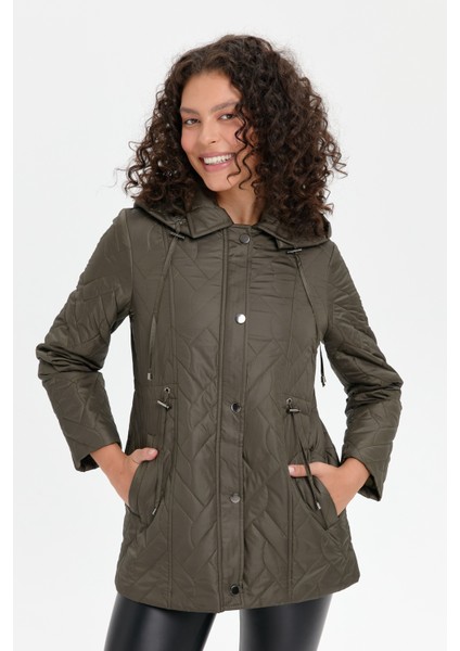 Kadın Kapüşonlu Beli Bağcıklı Kısa Kapitone Mont Haki fiyatları