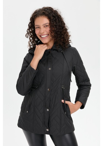 Kadın Kapüşonlu Beli Bağcıklı Kısa Kapitone Mont Siyah fırsatları