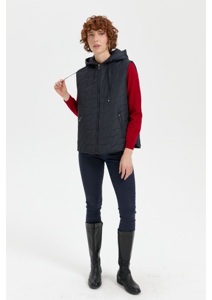 Kadın Kapüşonlu Yaprak Desenli Kısa Kapitone Yelek Lacivert