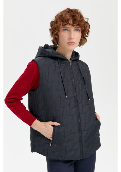 Kadın Kapüşonlu Yaprak Desenli Kısa Kapitone Yelek Lacivert modelleri