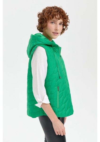 Kadın Kapüşonlu Yaprak Desenli Kısa Kapitone Yelek Yeşil fiyatları