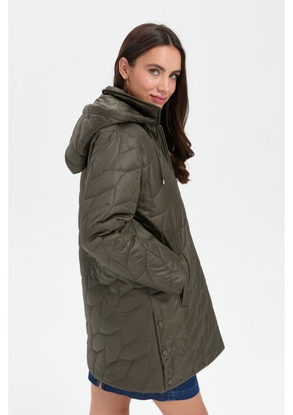 Kadın Polo Yaka Yanları Çıtçıtlı Yaprak Desenli Araboy Kapitone Kaban Yeşil fırsatları