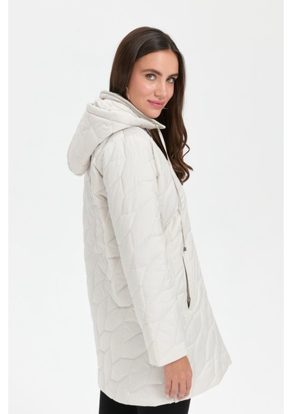 Kadın Polo Yaka Yanları Çıtçıtlı Yaprak Desenli Araboy Kapitone Kaban Ekru fiyatları