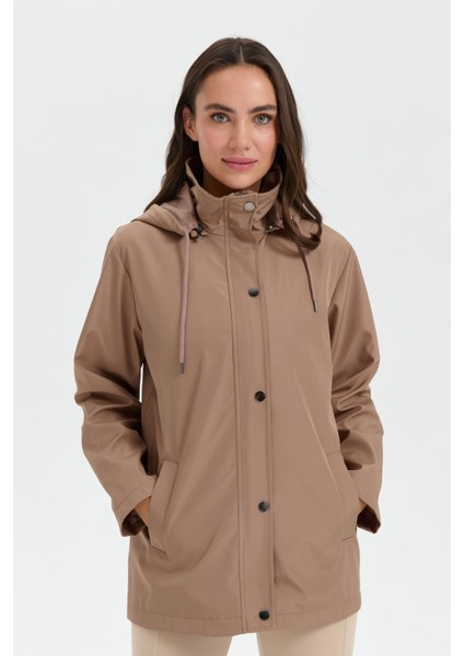 Kadın Kapüşonlu Yan Cepli Kısa Trençkot Vizon
