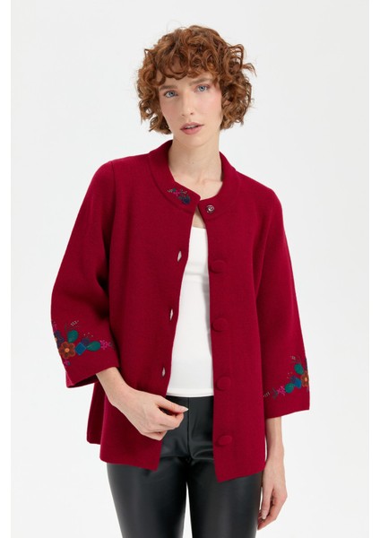Kadın Dik Yaka Kolu ve Yakası Işlemeli Kısa Yün Ceket V.çürüğü fiyatları