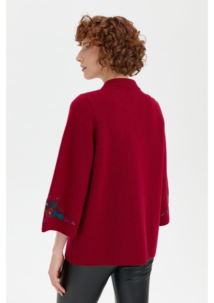 Kadın Dik Yaka Kolu ve Yakası Işlemeli Kısa Yün Ceket V.çürüğü fırsatları