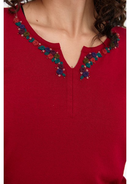 Kadın Yakası Renkli Çiçek Işlemeli Bluz K.kırmızı indirimleri