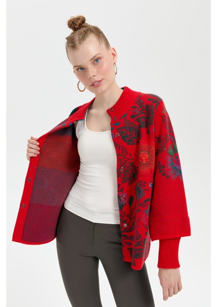 Kadın Dik Yaka Önü Renkli Çiçekli Kısa Yün Ceket Mercan fırsatları