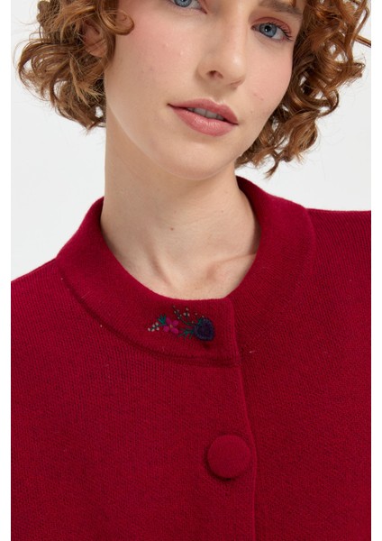 Kadın Dik Yaka Cebi Işlemeli Uzun Yün Kaban V.çürüğü fırsatları