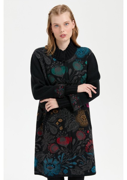 Kadın Dik Yaka Önü Renkli Çiçekli Uzun Yün Kaban Siyah fiyatları