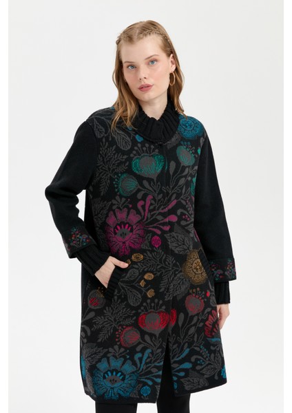 Kadın Dik Yaka Önü Renkli Çiçekli Uzun Yün Kaban Siyah modelleri