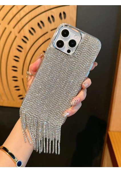 iPhone 15 Pro Uyumlu Lüks Gümüş Taşlı Püsküllü Kılıf