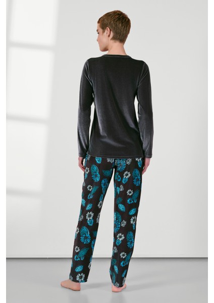 Kadın Kadife Mavi Çiçek Desenli T-Shirt Pijama Takımı 25K4034 fiyatları
