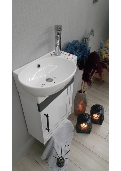 28*45 AdaGrup Çizgili Mini Lavabo ve Banyo Dolabı