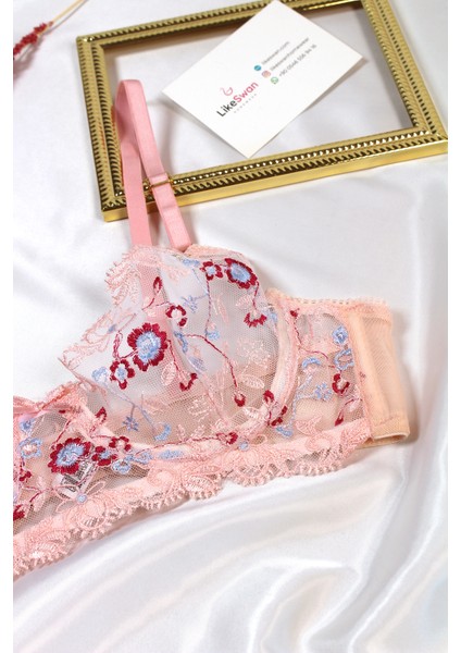 Like Swan Açık Pembe Balenli Dantelli Transparan Bralet Iç Çamaşırı Takımı