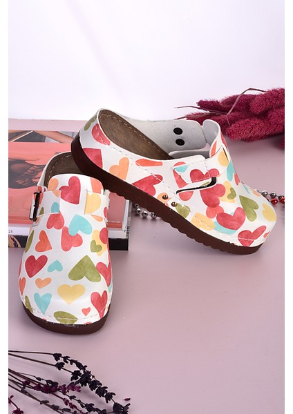 3016 Renkli Kalpler Desenli Anatomik Terlik