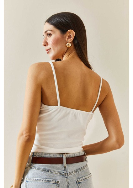 Taş Detaylı Askılı Viskon Bluz-Beyaz indirimleri