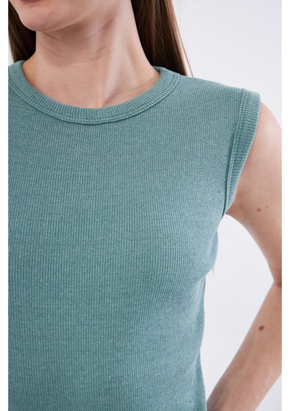 Kadın Çağla Yeşili Fitilli Bisiklet Yaka Geniş Omuz Sıfır Kol Atlet indirimleri