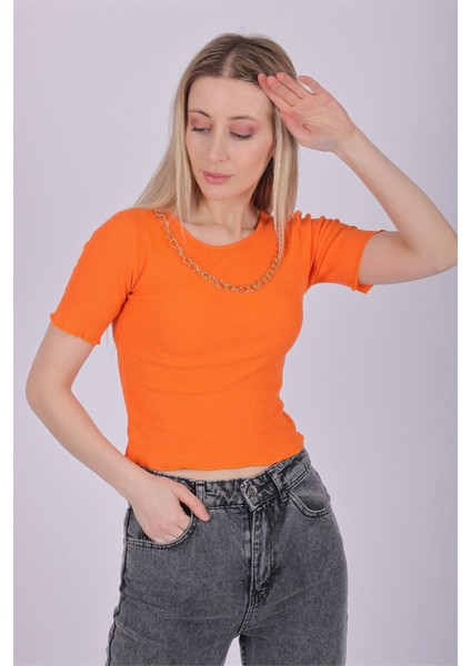 Kadın Zincir Kolyeli T-Shirt
