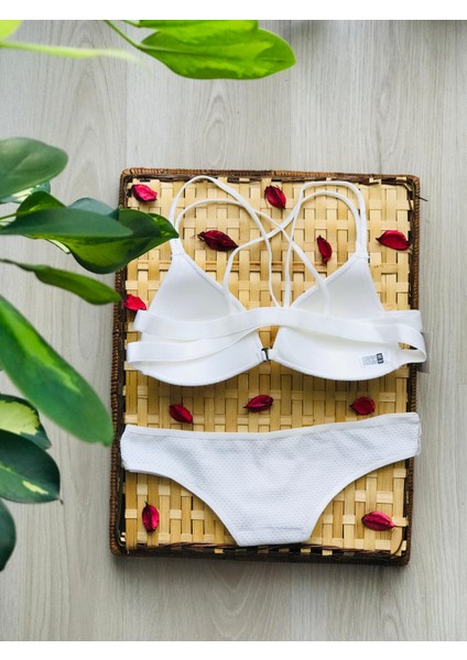 Önden Açmalı Arkası Çapraz Ip Sütyen Takımı fırsatları