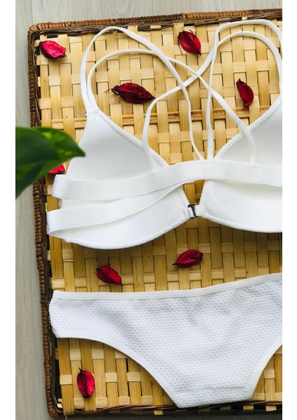 Önden Açmalı Arkası Çapraz Ip Sütyen Takımı indirimleri