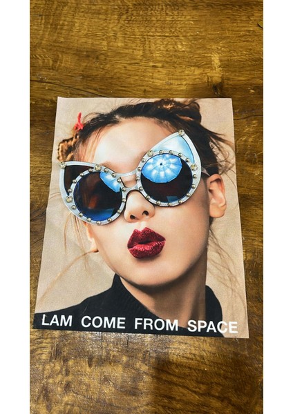 Zirkon Taş Işleme Gözlüklüğ Kadın Arma Dikiş Aplike 24X21 cm fiyatları