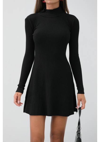 Uzun Kollu Evaze Siyah Elbise fırsatları